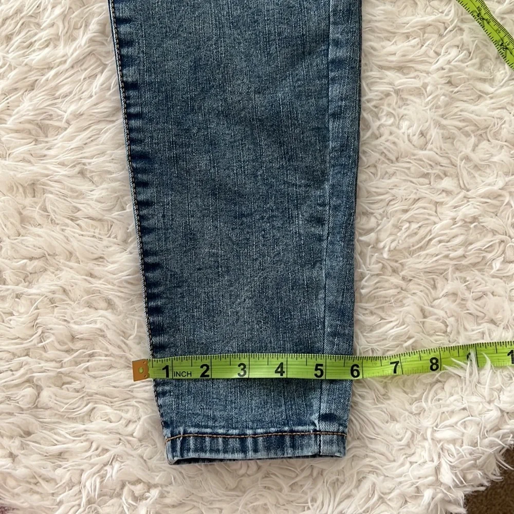 2/$25 SO High Rise Curvy Jeggings - Picture 11 of 11